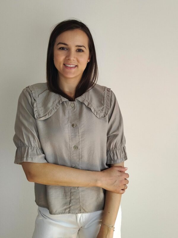 Blúzka s romantickým golierom